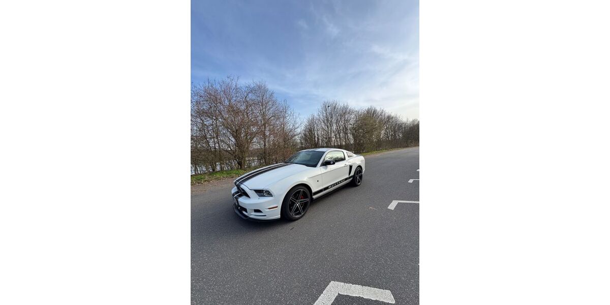 Ford Mustang 112.600 km 16.000 &euro; Mainflingen 63533