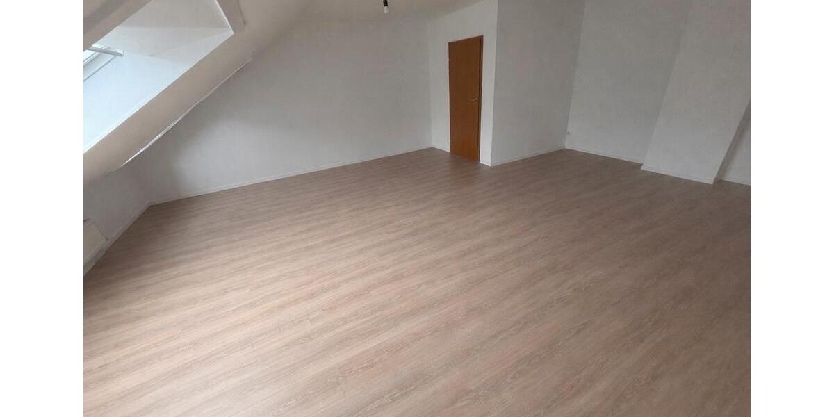 Dachgeschoßwohnung Neuberg - 4 Zimmer, 150 m&sup2;, 1.100&euro; | Angebot:25226003