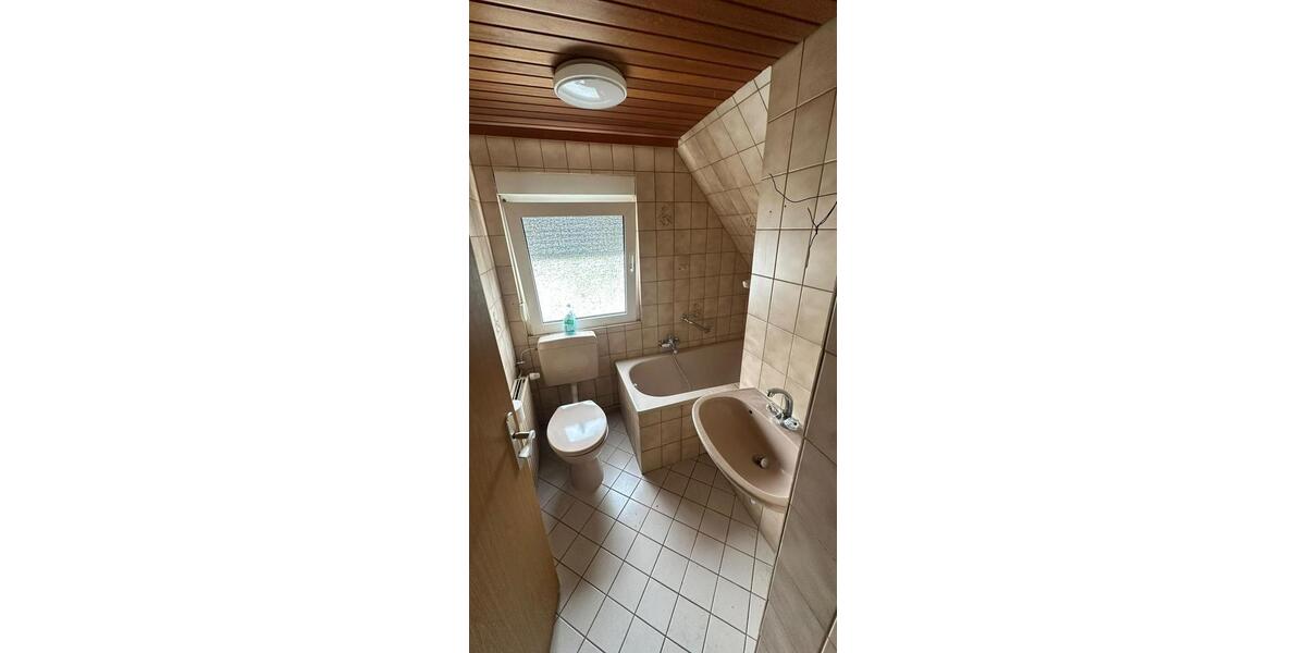 Etagenwohnung Kelsterbach - 4.5 Zimmer, 110 m&sup2;, 1.500&euro; | Angebot:27628761