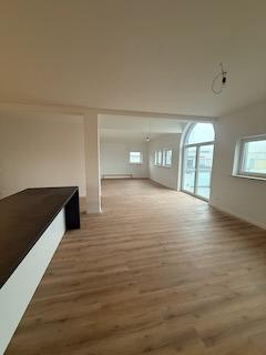 Dachgeschoßwohnung Friedrichsdorf - 4 Zimmer, 140 m&sup2;, 1.900&euro; | Angebot:25268930