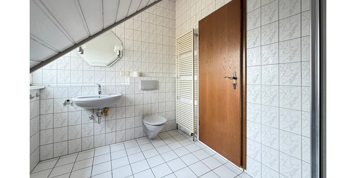 Schwalbach: Reihenendhaus mit viel Platz und großem Garten für Ihre Familie - Reihenendhaus Schwalbach | Angebot:27108464