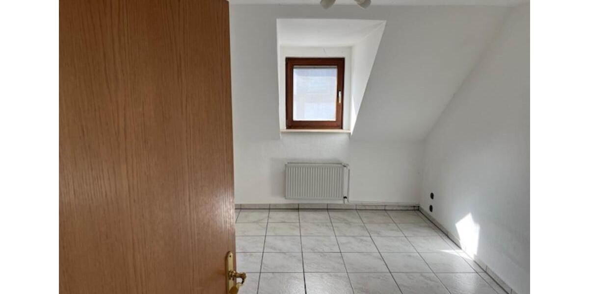 Dachgeschoßwohnung Ranstadt - 3 Zimmer, 101 m&sup2;, 850&euro; | Angebot:25304696