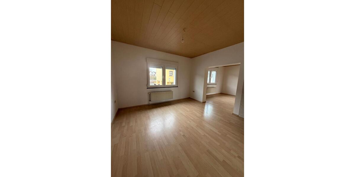 Etagenwohnung Maintal - 3 Zimmer, 80 m&sup2;, 900&euro; | Angebot:24610126