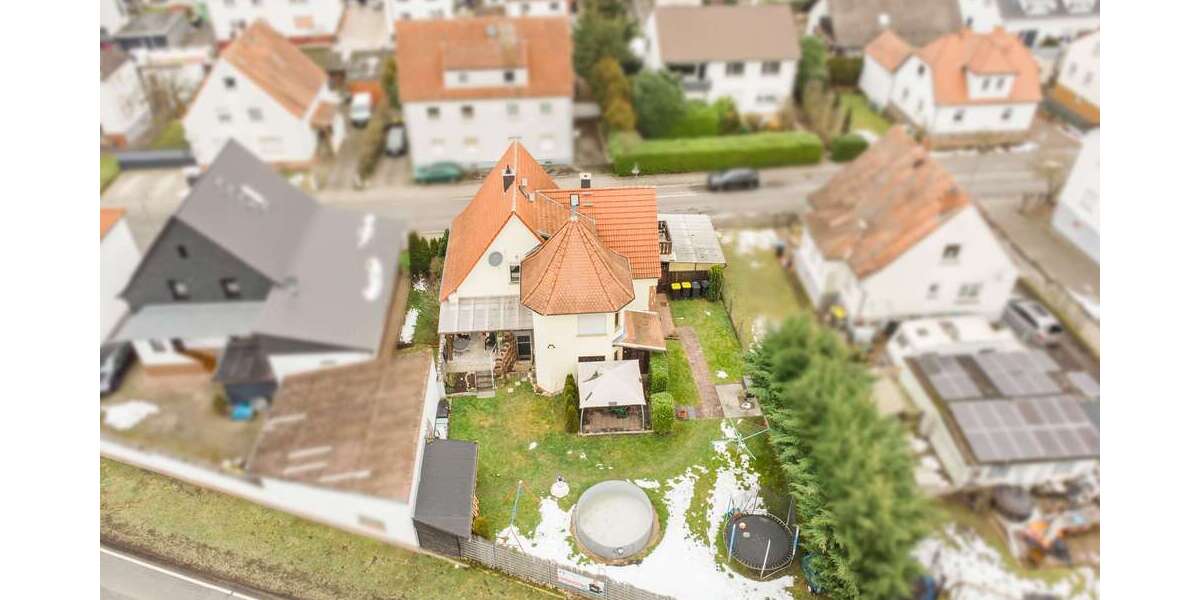 Einfamilienhaus Limeshain - 7 Zimmer, 180 m&sup2;, 359.000&euro; | Angebot:25083625