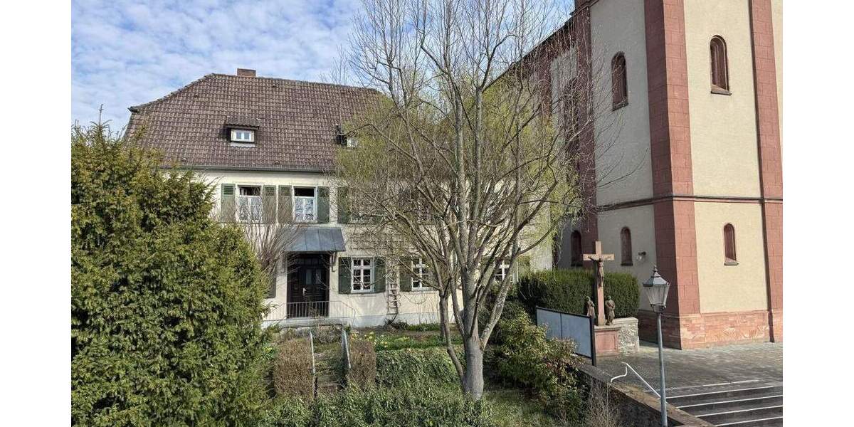 Etagenwohnung Bad Homburg Kirdorf - 4 Zimmer, 125 m&sup2;, 1.375&euro; | Angebot:25916603