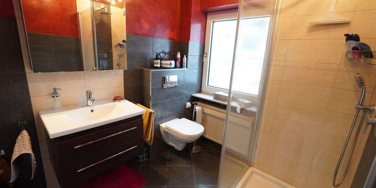 Mehrfamilienhaus, Wohnhaus Friedberg Dorheim - 9 Zimmer, 328 m&sup2;, 890.000&euro; | Angebot:25738250