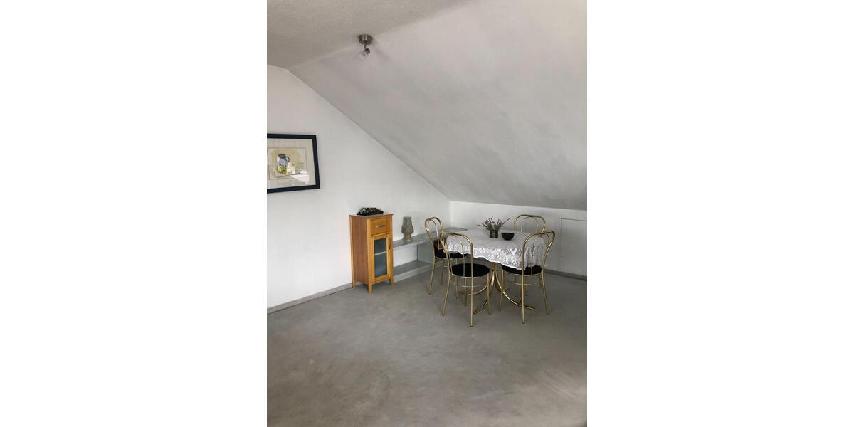 Dachgeschoßwohnung Eschborn - 2 Zimmer, 57 m&sup2;, 900&euro; | Angebot:25839091