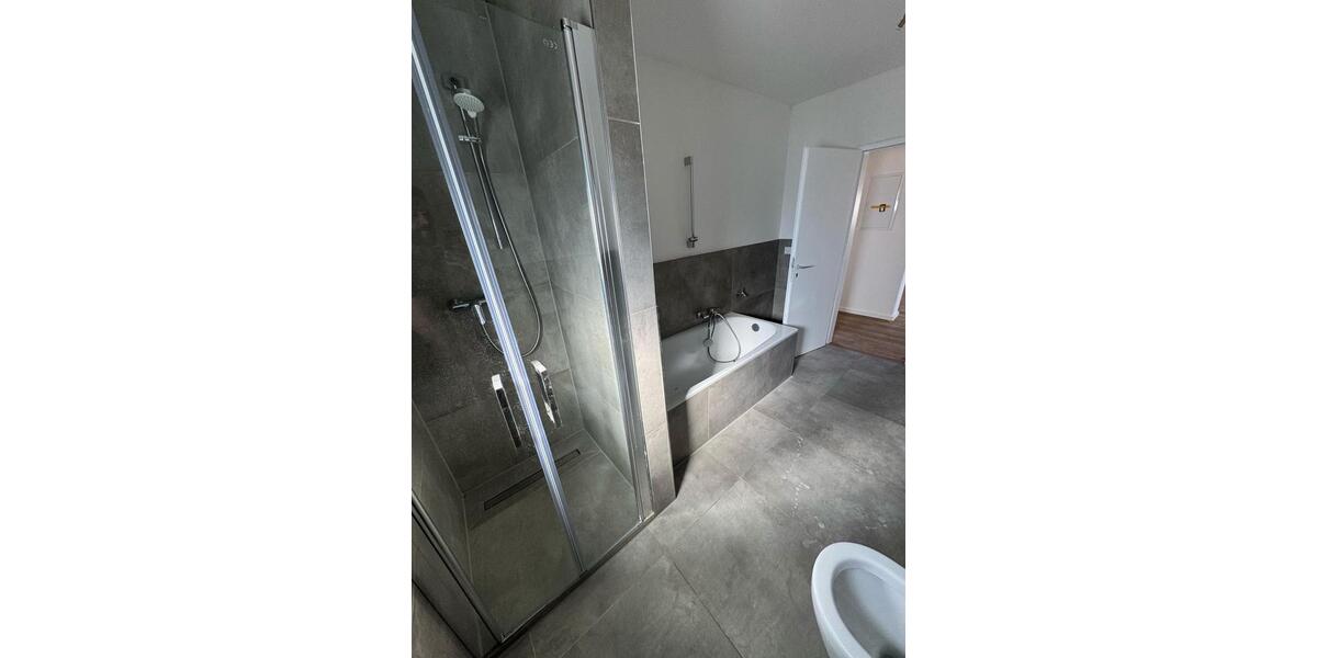 Etagenwohnung Bruchköbel - 3 Zimmer, 120 m&sup2;, 1.250&euro; | Angebot:27585300