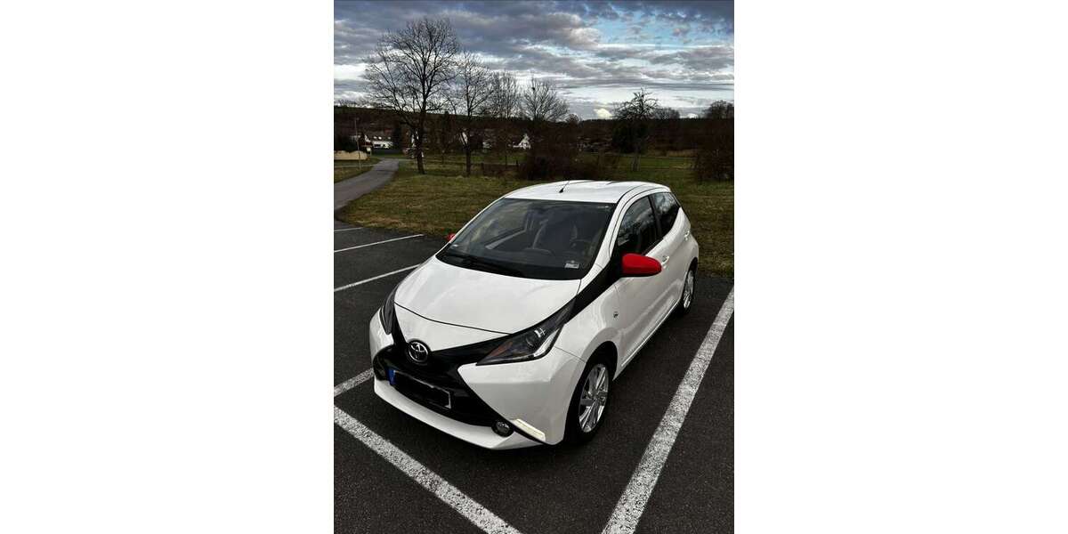 Toyota Aygo 87.000 km 8.300 &euro; Schaafheim 64850