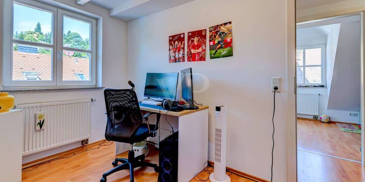 Mehrfamilienhaus, Wohnhaus Kronberg im Taunus Kronberg - 5 Zimmer, 180 m&sup2;, 2.400&euro; | Angebot:25939639