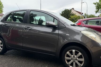 Toyota Yaris 111.870 km 3.000 &euro; NEU ISENBURG 63263