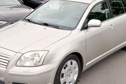 Toyota Avensis 215.000 km 2.499 &euro; Frankfurt am Main 60486
