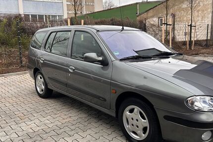 Renault Megane 139.541 km 1.850 &euro; Hanau 63454