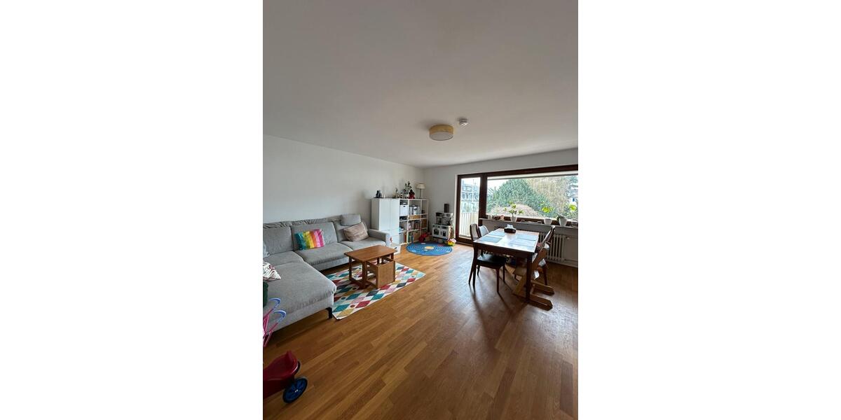 Etagenwohnung Frankfurt am Main Ginnheim - 3 Zimmer, 81 m&sup2;, 1.100&euro; | Angebot:26013344