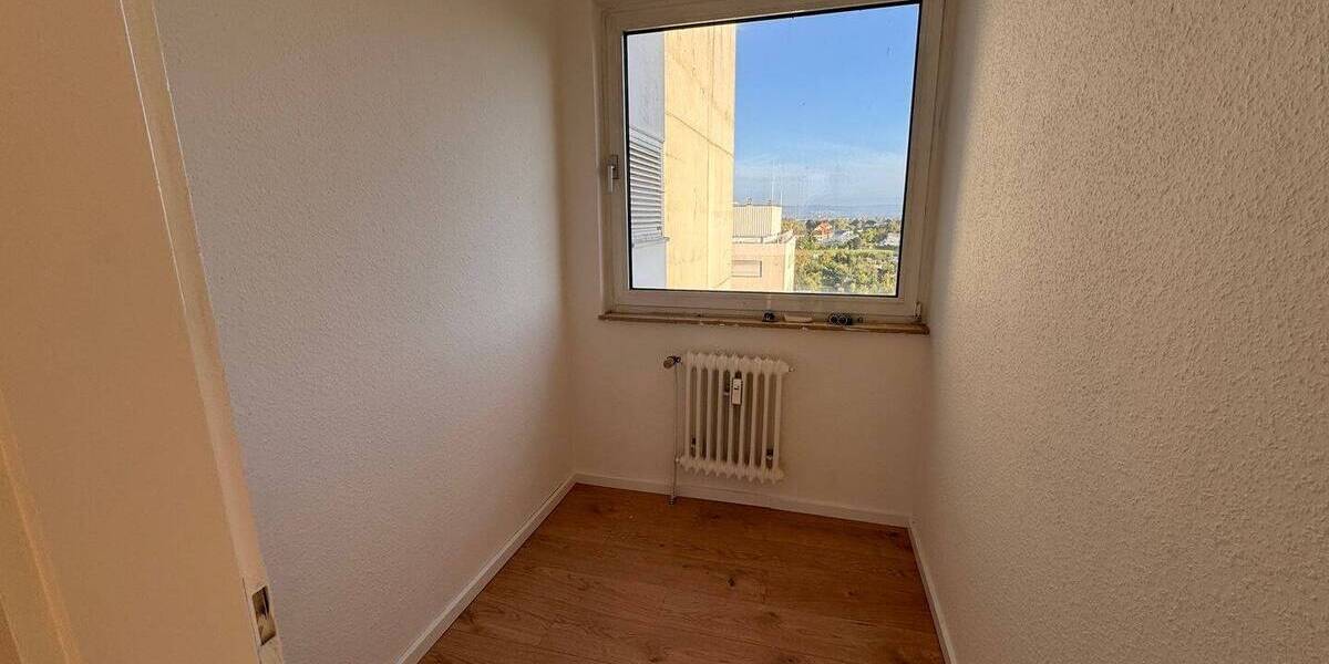 Etagenwohnung Frankfurt am Main Preungesheim - 4 Zimmer, 132 m&sup2;, 1.824&euro; | Angebot:25690829