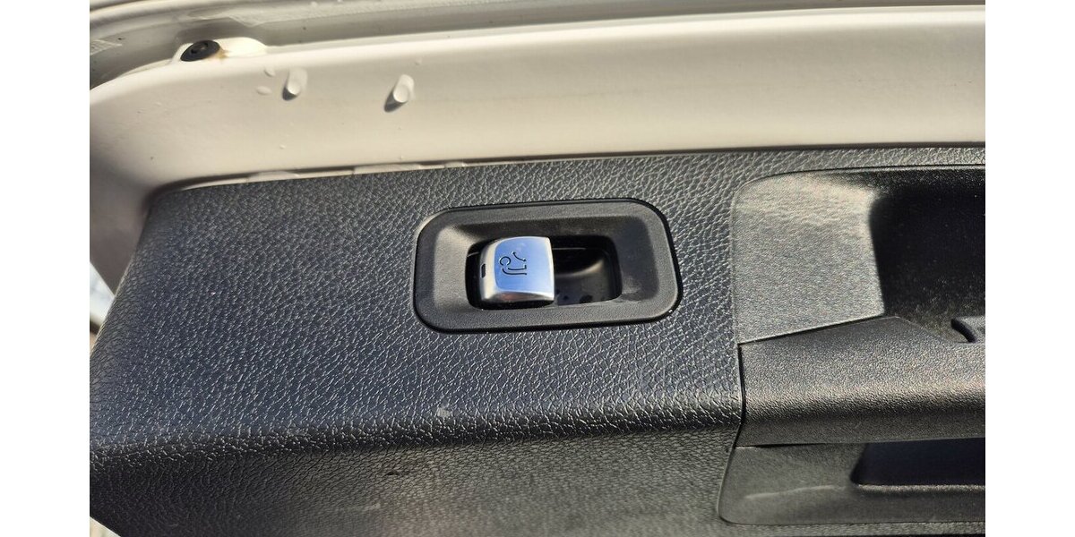 Mercedes-Benz E 300 e T Avantgarde AHK, LED, Rückfahrkamera, App 55.700 km 28.590 &euro; Rodgau 63110