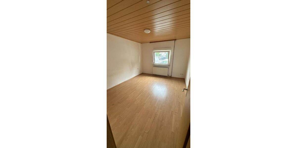 Etagenwohnung Kelsterbach - 4.5 Zimmer, 110 m&sup2;, 1.500&euro; | Angebot:27628761