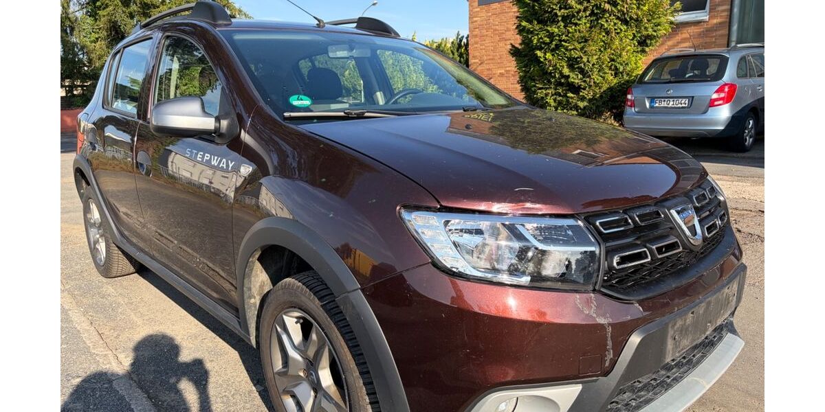 Dacia Sandero 99.365 km 5.900 &euro; Dietzenbach 63128