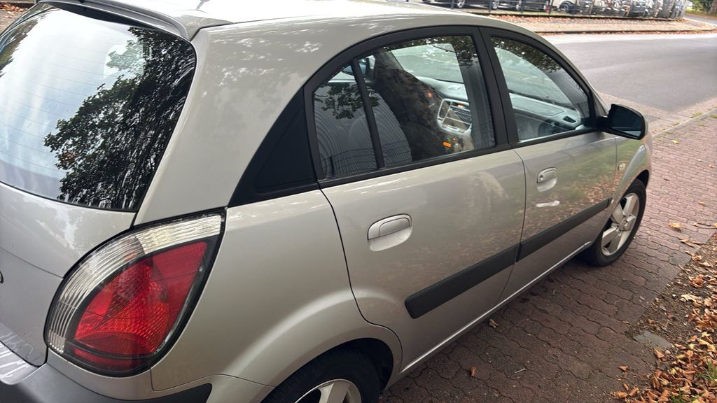 Kia Rio 203.000 km 1.600 &euro; Hanau 63457