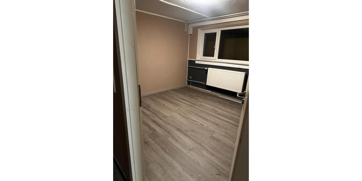 Etagenwohnung Frankfurt am Main Niederrad - 5 Zimmer, 135 m&sup2;, 2.200&euro; | Angebot:25947894