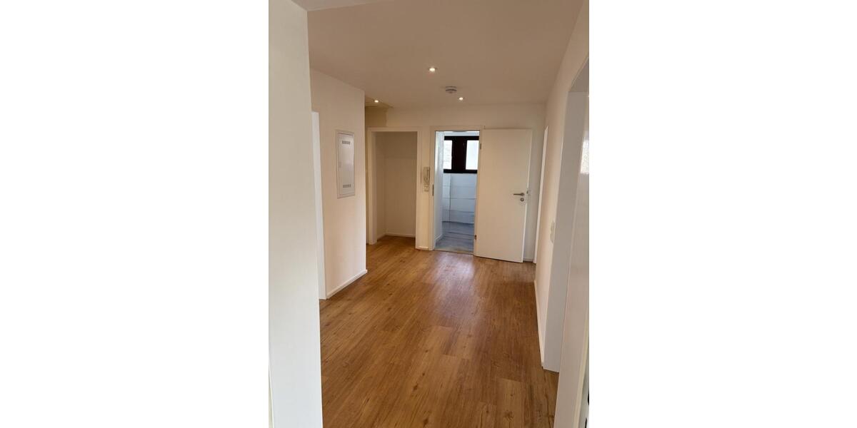 Erdgeschoßwohnung Gelnhausen - 4 Zimmer, 106 m&sup2;, 1.420&euro; | Angebot:25821232