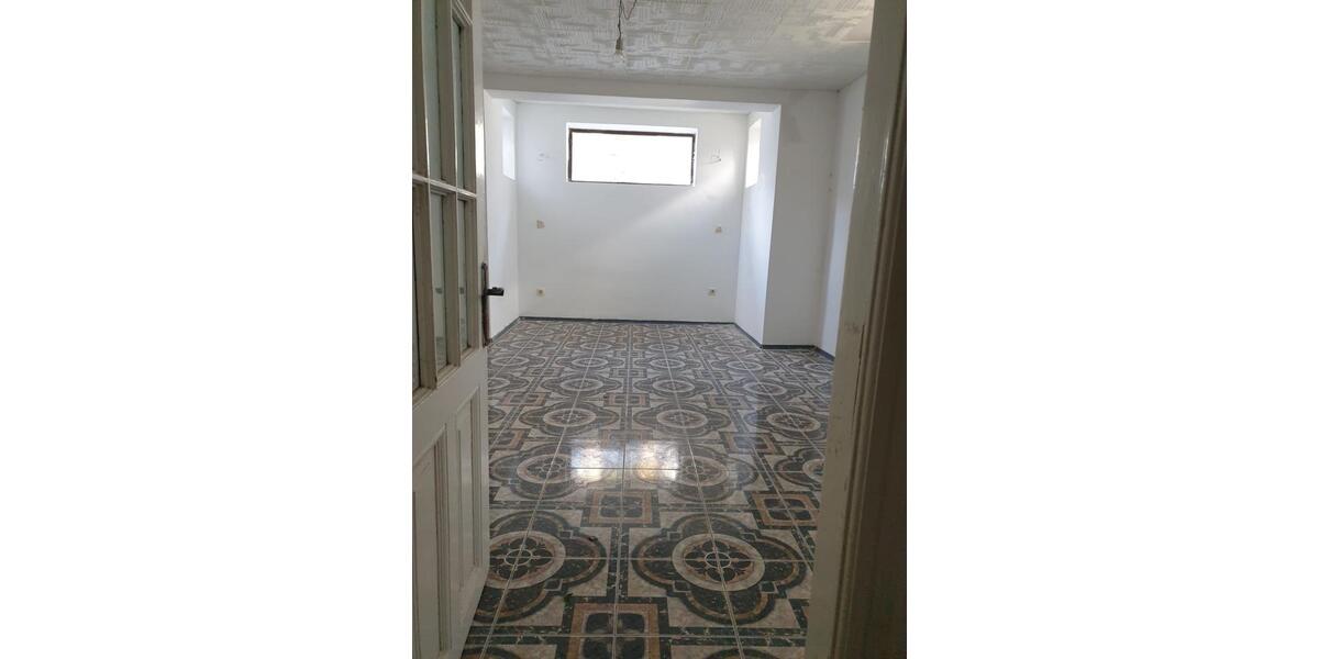 Mehrfamilienhaus, Wohnhaus Frankfurt am Main Sachsenhausen - 11 Zimmer, 310 m&sup2;, 360.000&euro; | Angebot:26507253