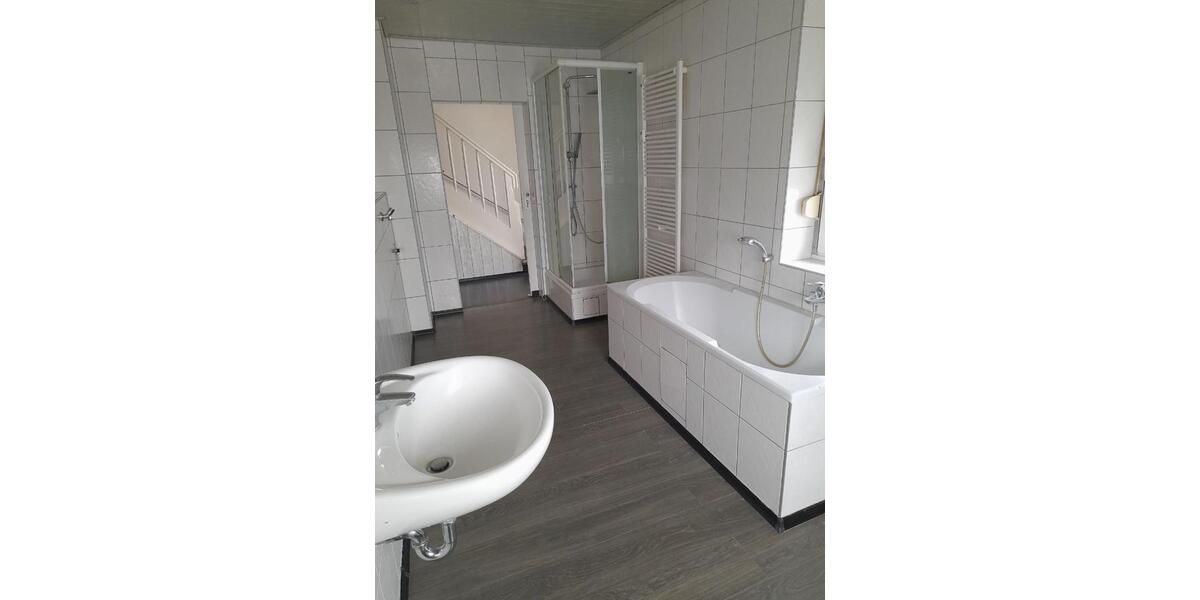 Einfamilienhaus Freigericht - 9 Zimmer, 170 m&sup2;, 299.000&euro; | Angebot:24653228