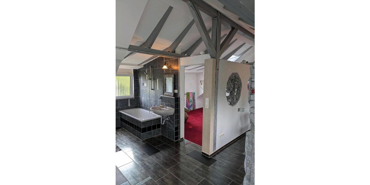 Dachgeschoßwohnung Bad Homburg vor der Höhe Gonzenheim - 2 Zimmer, 52 m&sup2;, 1.250&euro; | Angebot:25885795