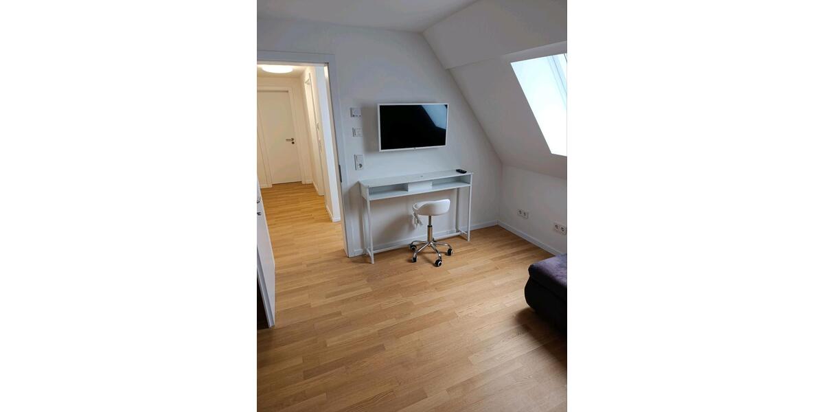 Etagenwohnung Kelsterbach - 1 Zimmer, 90 m&sup2;, 1.800&euro; | Angebot:24780765