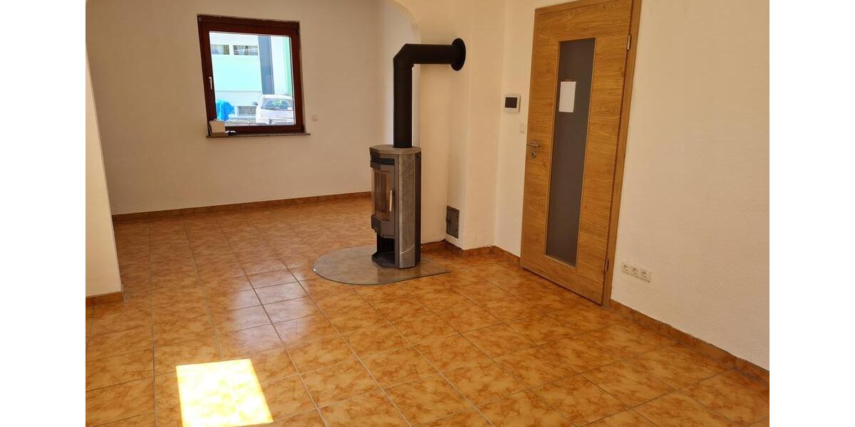 Einfamilienhaus Gelnhausen - 4 Zimmer, 180 m&sup2;, 2.250&euro; | Angebot:26087281