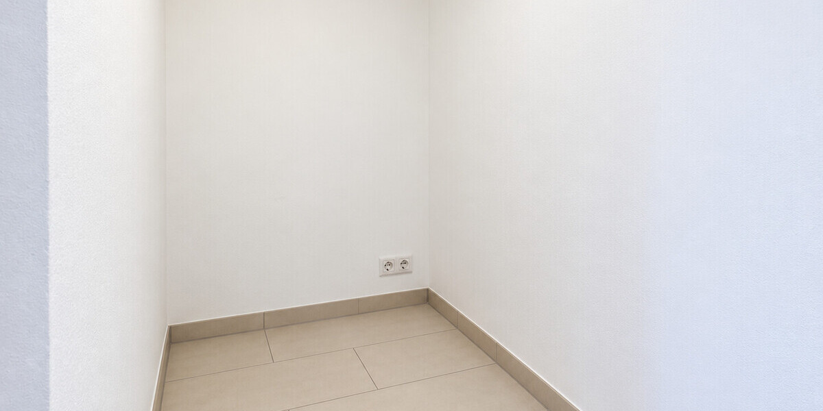 Attraktive Kapitalanlage in Bad Homburg: Möbliertes Apartment mit 2 Zimmern, Balkon und Aufzug - Etagenwohnung Bad Homburg vor der Höhe Berliner Siedlung/Gartenfeld | Angebot:27595825