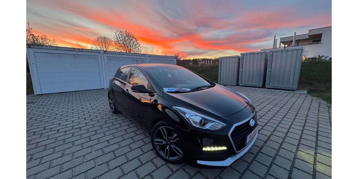 Hyundai i30 129.000 km 10.999 &euro; Friedrichsdorf bei Frankfurt Main 61381