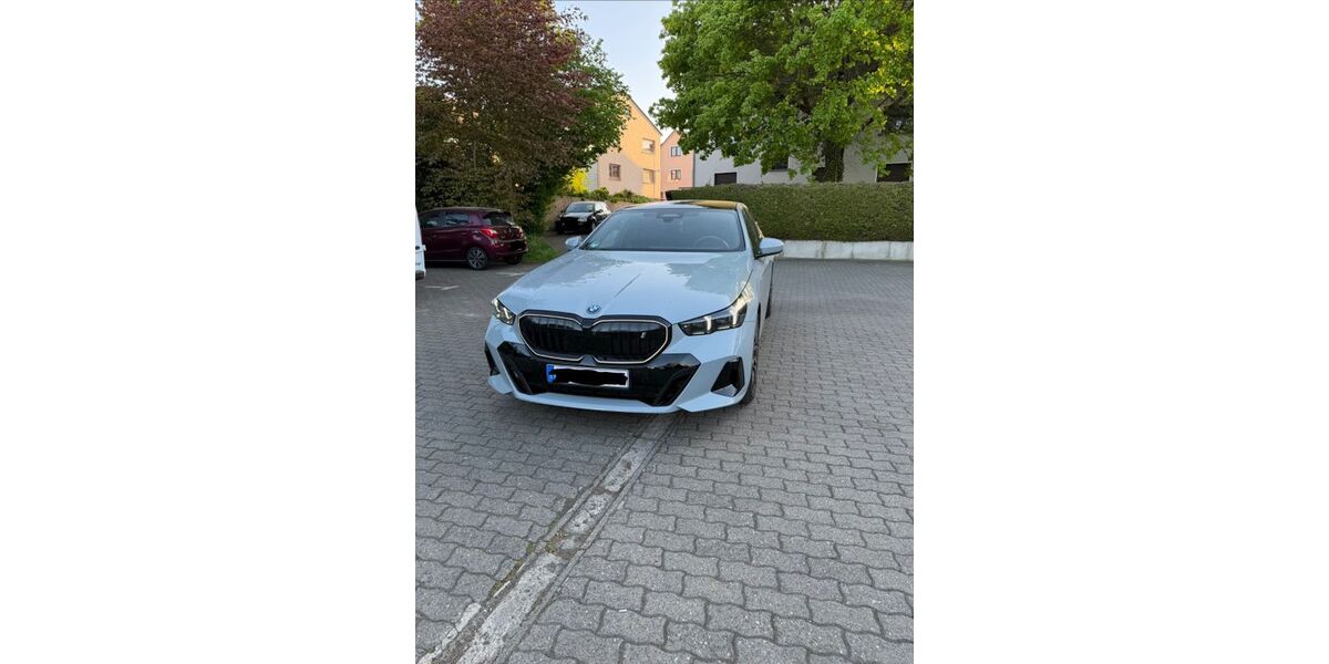 BMW i5 24.000 km 51.900 &euro; Rodgau 63110