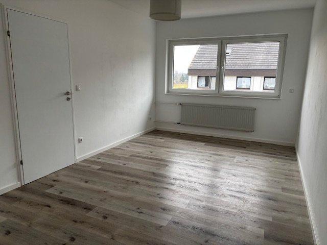 Reihenhaus Frankfurt am Main Bonames - 4.5 Zimmer, 138 m&sup2;, 2.000&euro; | Angebot:26418789