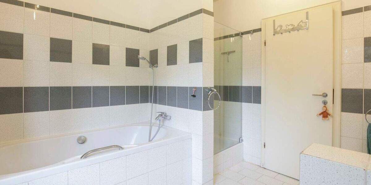 Mehrfamilienhaus, Wohnhaus Büdingen Calbach - 9 Zimmer, 194 m&sup2;, 495.000&euro; | Angebot:25715906