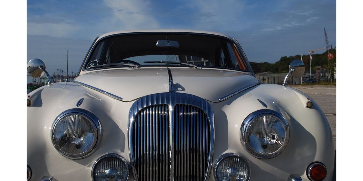 Jaguar Daimler 77.000 km 17.850 &euro; Frankfurt 60385