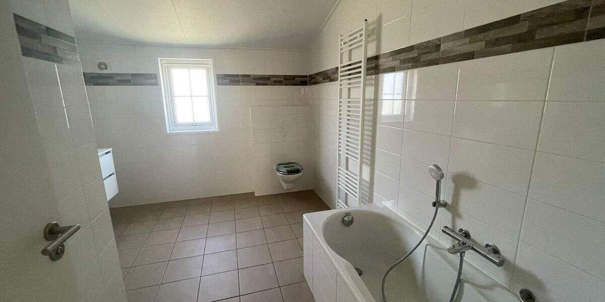 Mehrfamilienhaus, Wohnhaus Rodenbach Niederrodenbach - 4 Zimmer, 129 m&sup2;, 149.000&euro; | Angebot:25737479