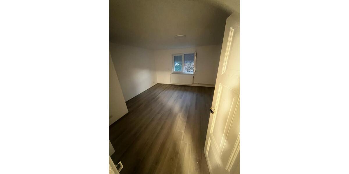 Etagenwohnung Friedberg (Hessen) - 11 Zimmer, 200 m&sup2;, 600&euro; | Angebot:27621287