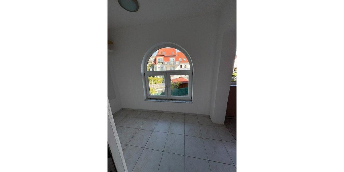 Etagenwohnung Langen (Hessen) - 2 Zimmer, 100 m&sup2;, 1.600&euro; | Angebot:27630848