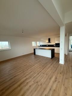 Dachgeschoßwohnung Friedrichsdorf - 4 Zimmer, 140 m&sup2;, 1.900&euro; | Angebot:25268930