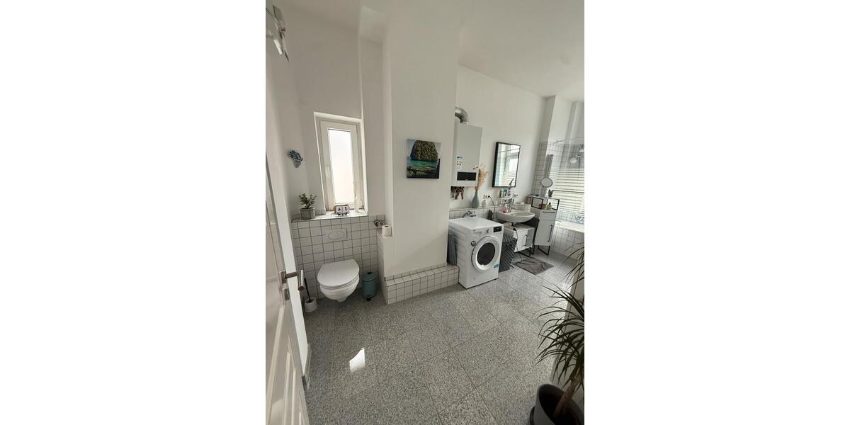 Etagenwohnung Frankfurt am Main Bockenheim - 2 Zimmer, 83 m&sup2;, 1.800&euro; | Angebot:25936839