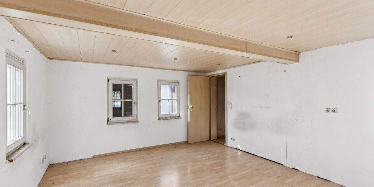 Einfamilienhaus Karben / Klein-Karben Klein-Karben - 6 Zimmer, 120 m&sup2;, 250.000&euro; | Angebot:25702318