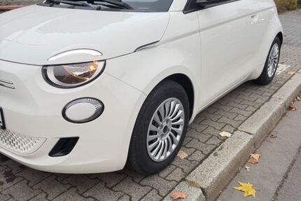 Fiat 500e 24.000 km 16.200 &euro; Offenbach am Main 63067