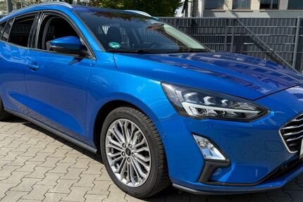 Ford Focus 210.431 km 8.300 &euro; Frankfurt am Main / Bergen-Enkheim 60388