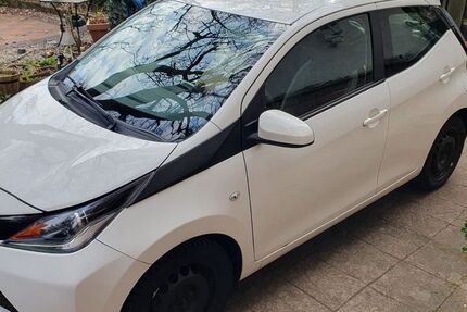 Toyota Aygo (X) 50.000 km 8.900 &euro; Heusenstamm 63150