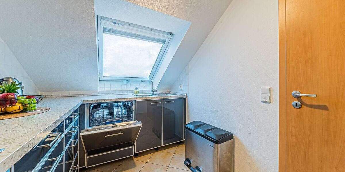Etagenwohnung Frankfurt am Main Nied - 4 Zimmer, 110 m&sup2;, 2.450&euro; | Angebot:25727283
