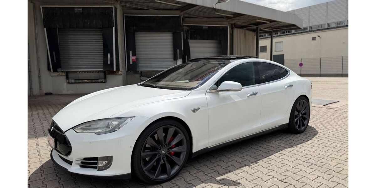 Tesla Model S 160.000 km 22.990 &euro; Frankfurt am Main 65933