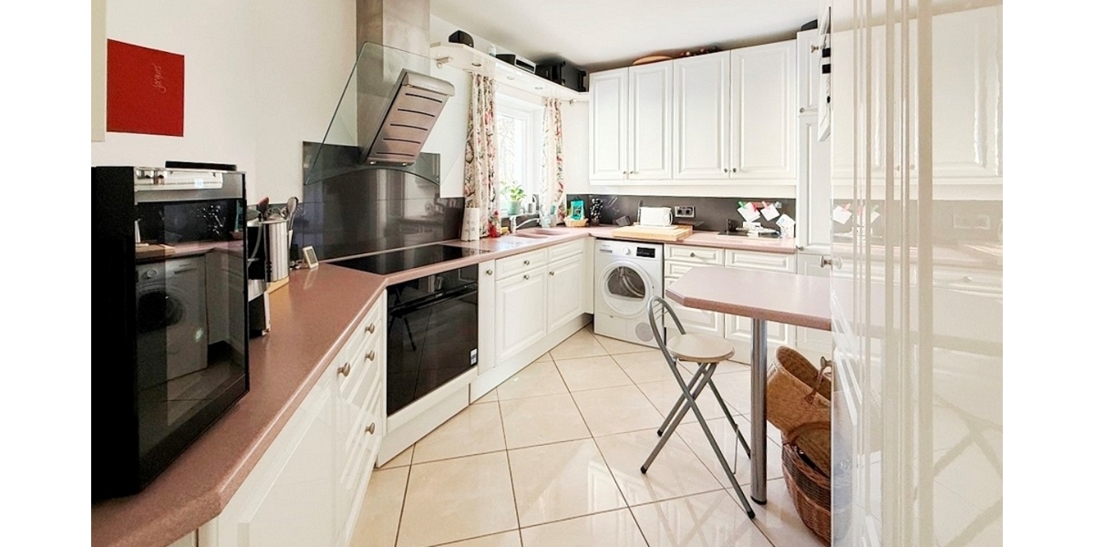 Hochwertige 3-Zimmer-Eigentumswohnung mit zwei Balkonen in begehrter Lage von Frankfurt-Sachsenhausen - Etagenwohnung Frankfurt Oberrad | Angebot:24762533