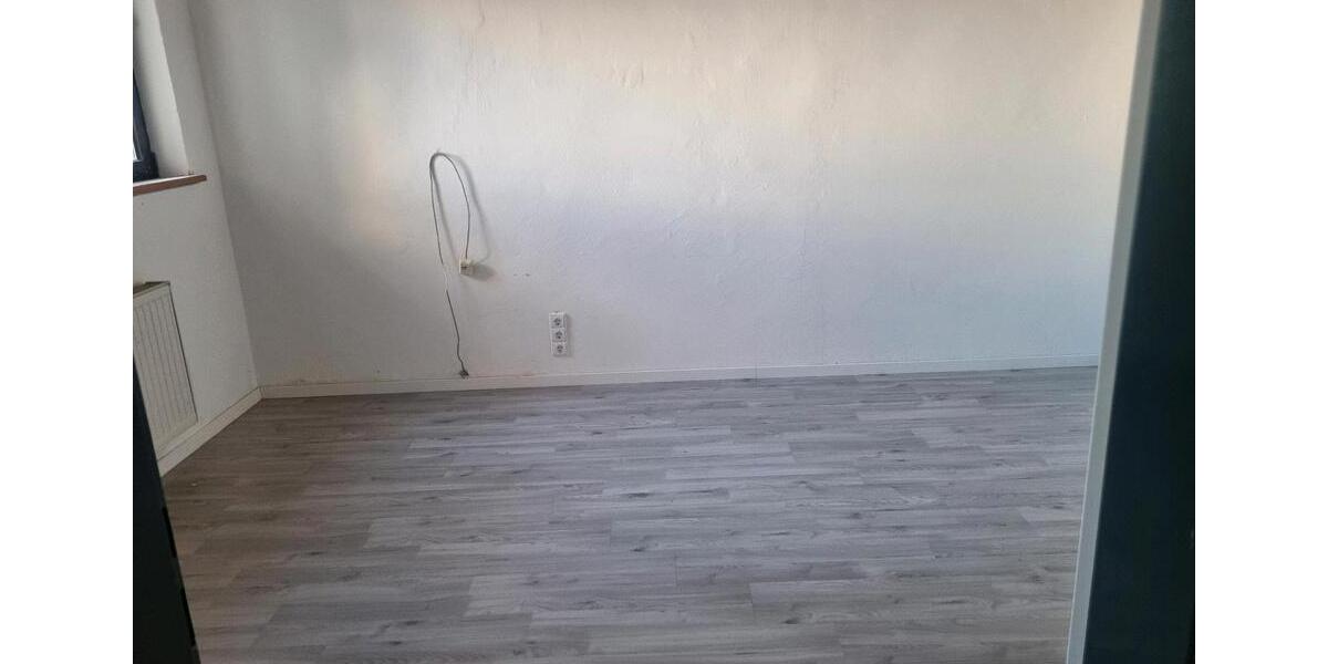 Etagenwohnung Aschaffenburg Damm - 2 Zimmer, 91 m&sup2;, 1.000&euro; | Angebot:26413833