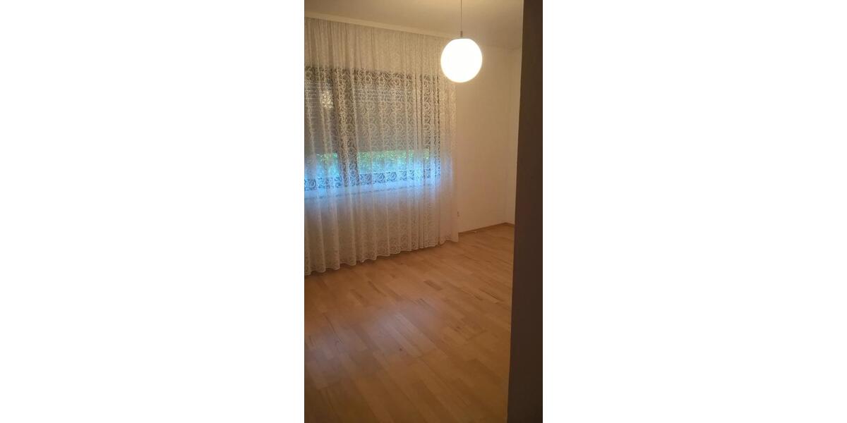 Bungalow Babenhausen - 6 Zimmer, 156 m&sup2;, 1.650&euro; | Angebot:26204044